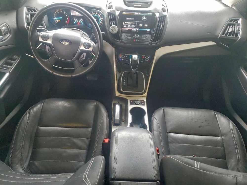 ESCAPE 2013 Glove Box 4974935