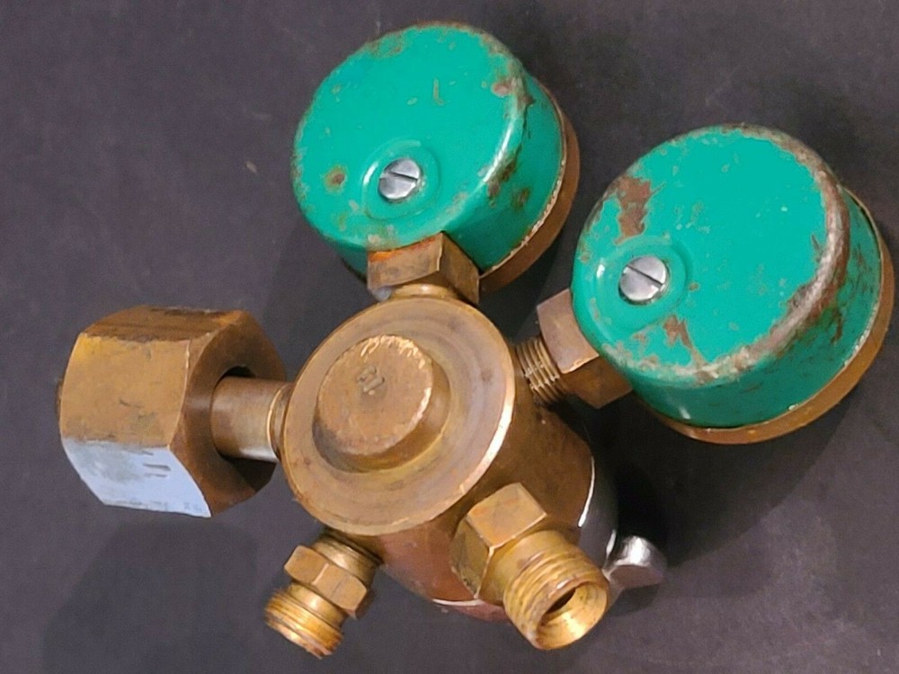 Vintage Goss Acetylene Regulator