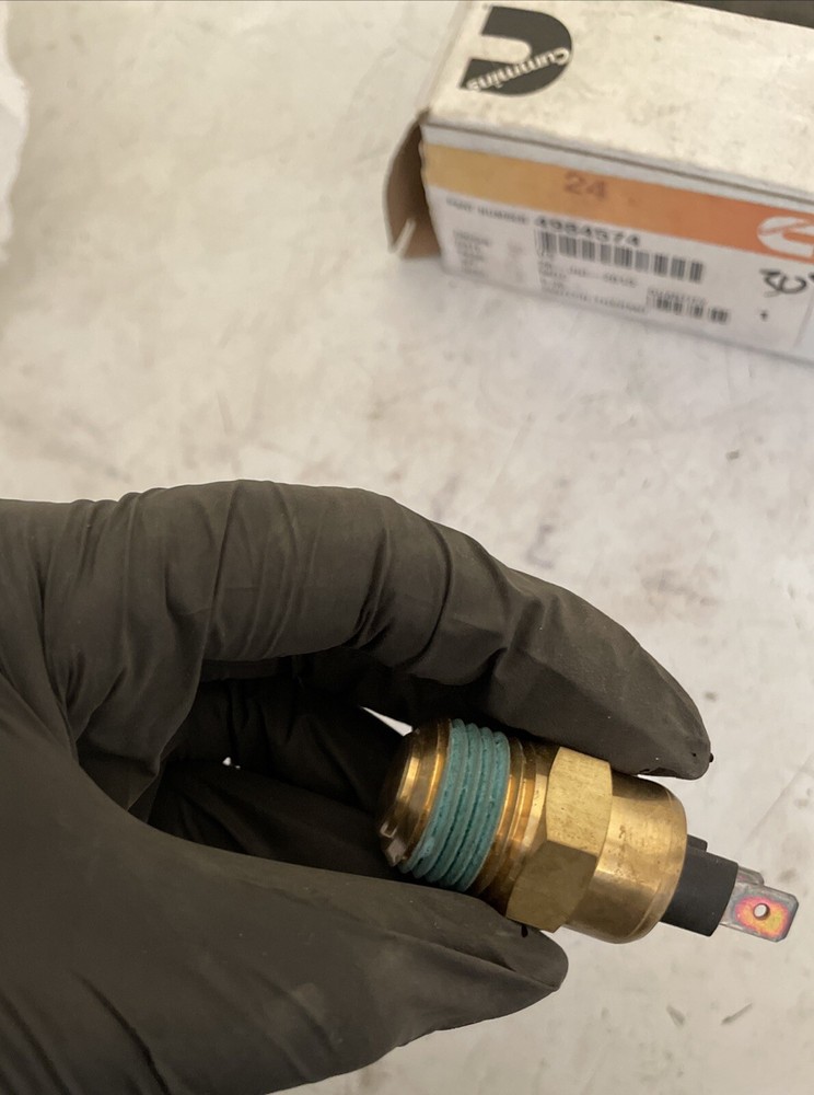 GENUINE CUMMINS SWITCH, THERMO 4984574 NEW OEM
