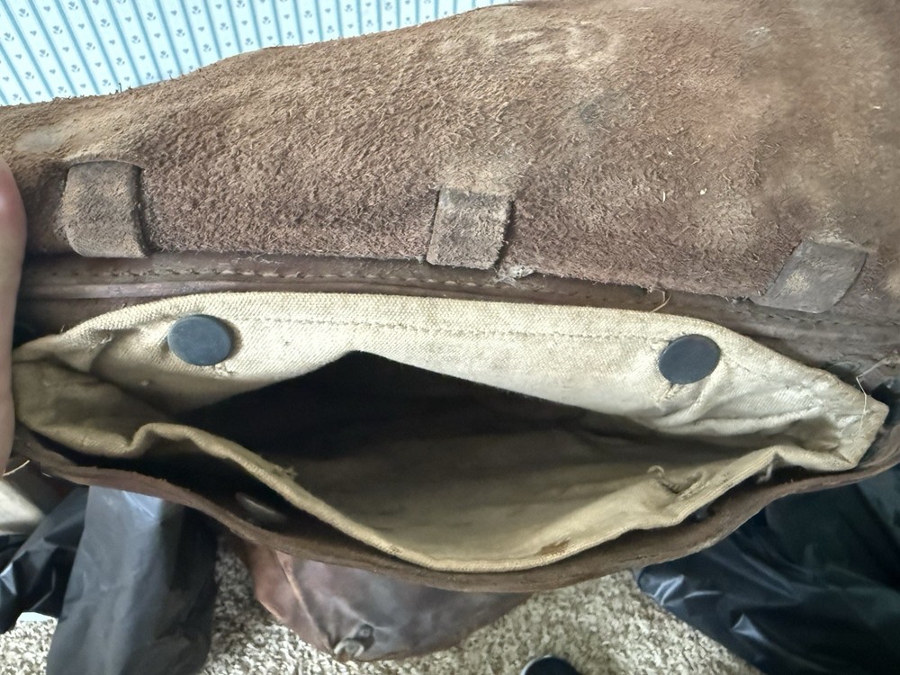 US Calvary Genuine leather Saddle Bag. Good Condition.