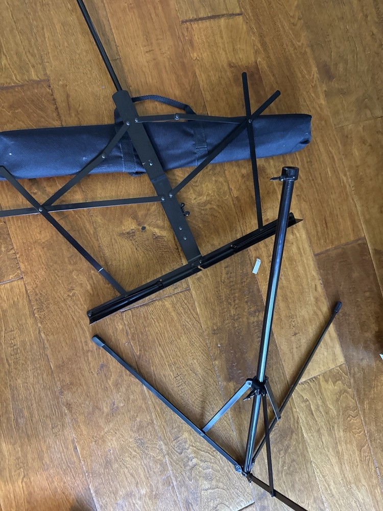 Folding music stand