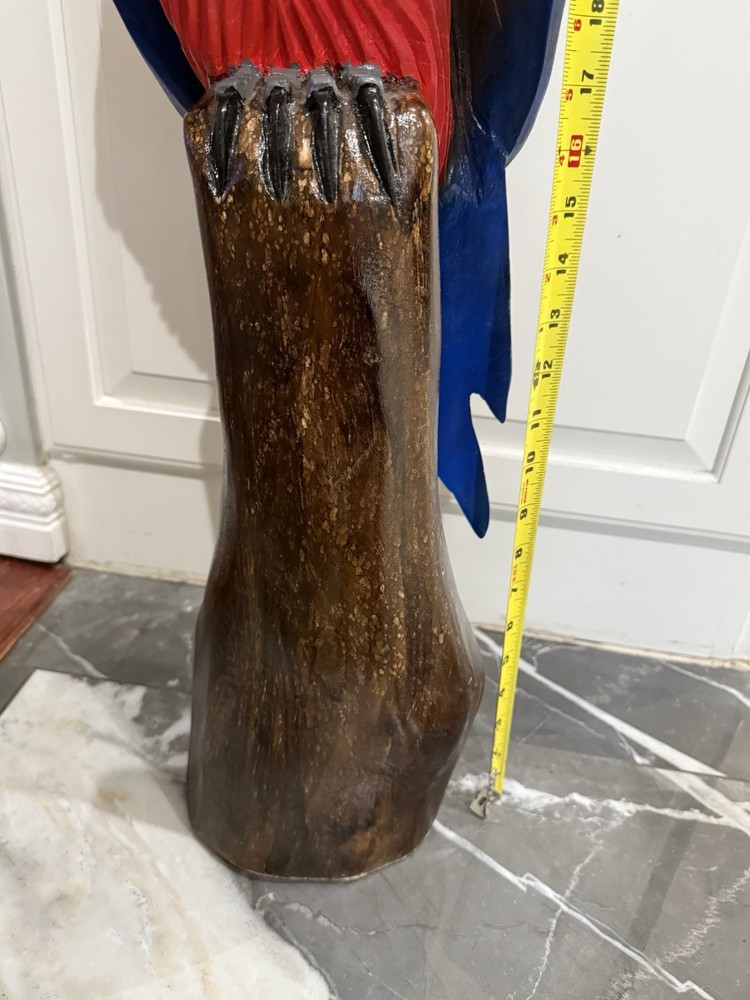MACA PARROT IN SOLID WOOD MADE IN COLOMBIA.