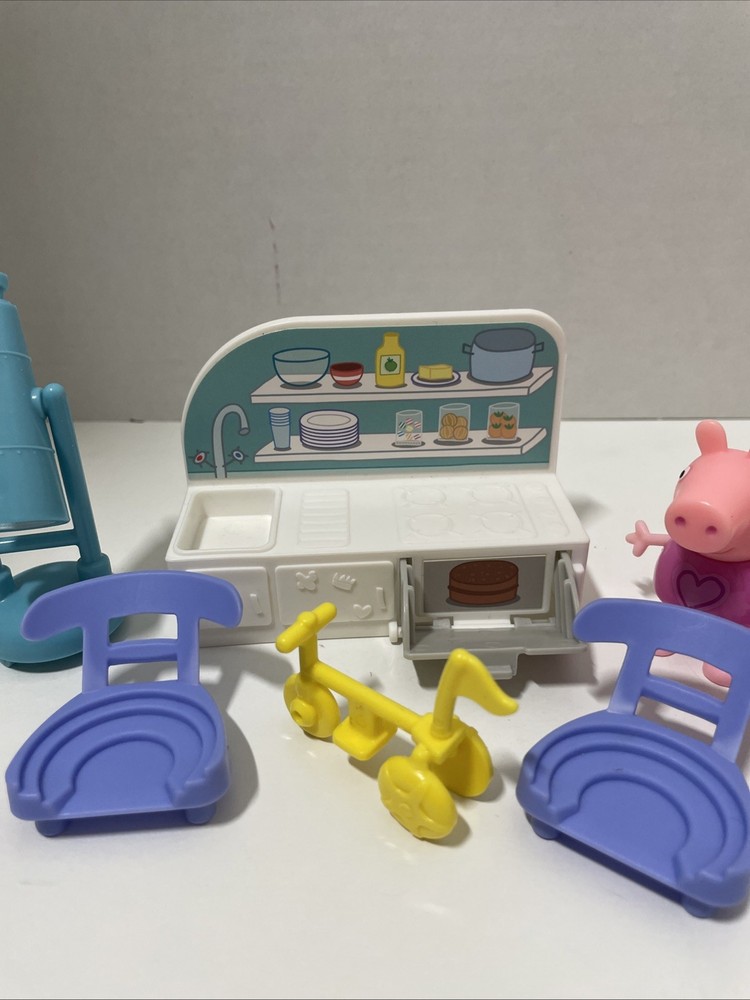 Peppa Pig Motorhome Replacement Pieces, Including Pig Figures