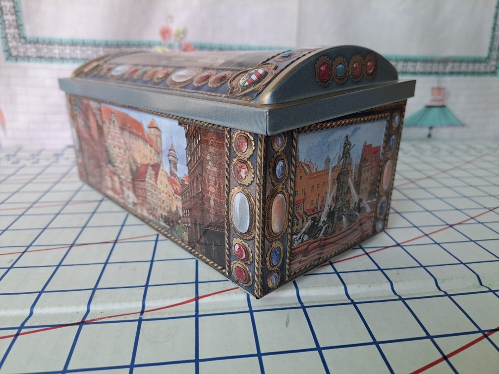 Lebkuchen - Schmidt Germany Domed Lid Cookie Biscuit Tin (B) BIN16
