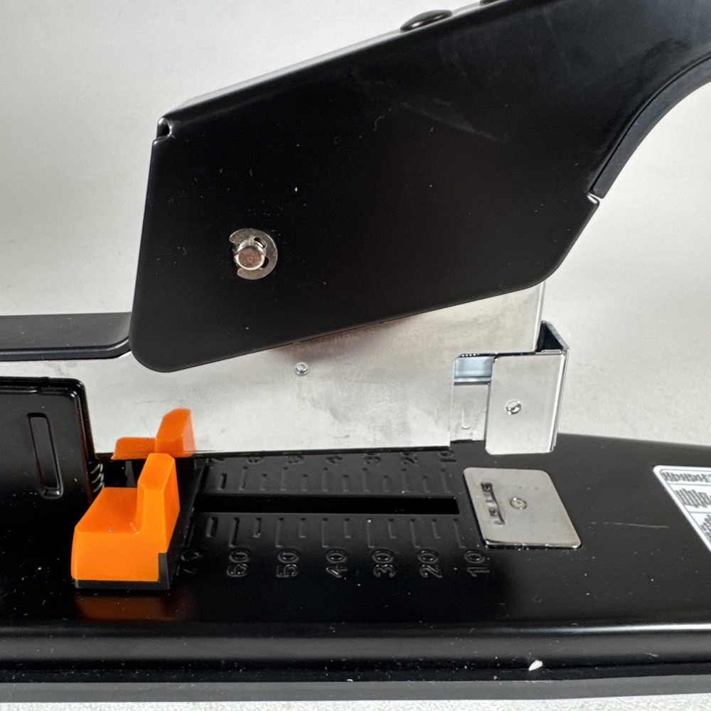 Amazon Basics Heavy-Duty Stapler, Black