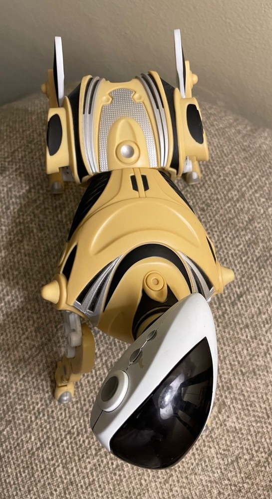 WowWee Robopet 2005 Full Function Interactive Control Dog with Remote - Tested