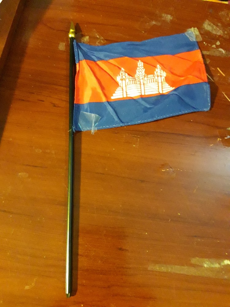 CAMBODIA - INTERNTERNAL WORLD FLAG "HELD HAND" - VERY GREAT CONDITION
