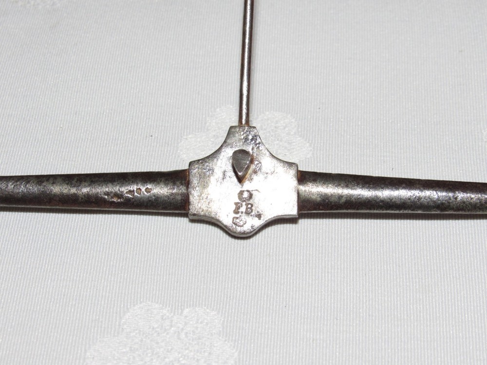 11E10 Scale Précision Trebuchet Solid Silver English Gray Grey & Co 1918