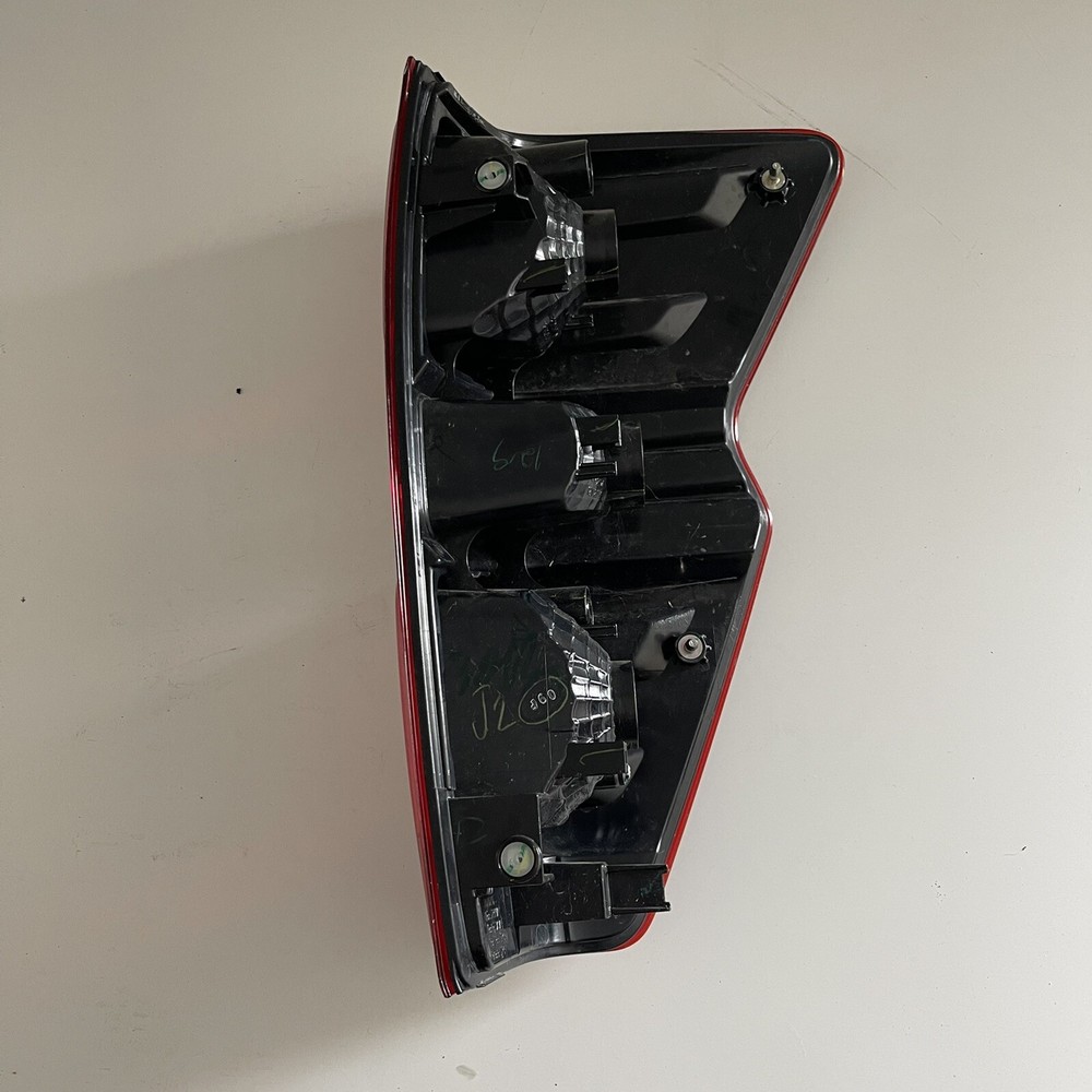 Isuzu D-Max Left Rear Light Unit | NSR Light D Max Genuine