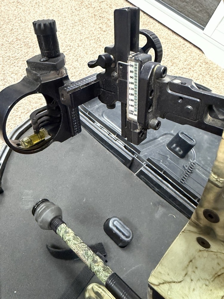 Diamond Carbon Cure Compound Bow RH CASE NOT INCLUDED