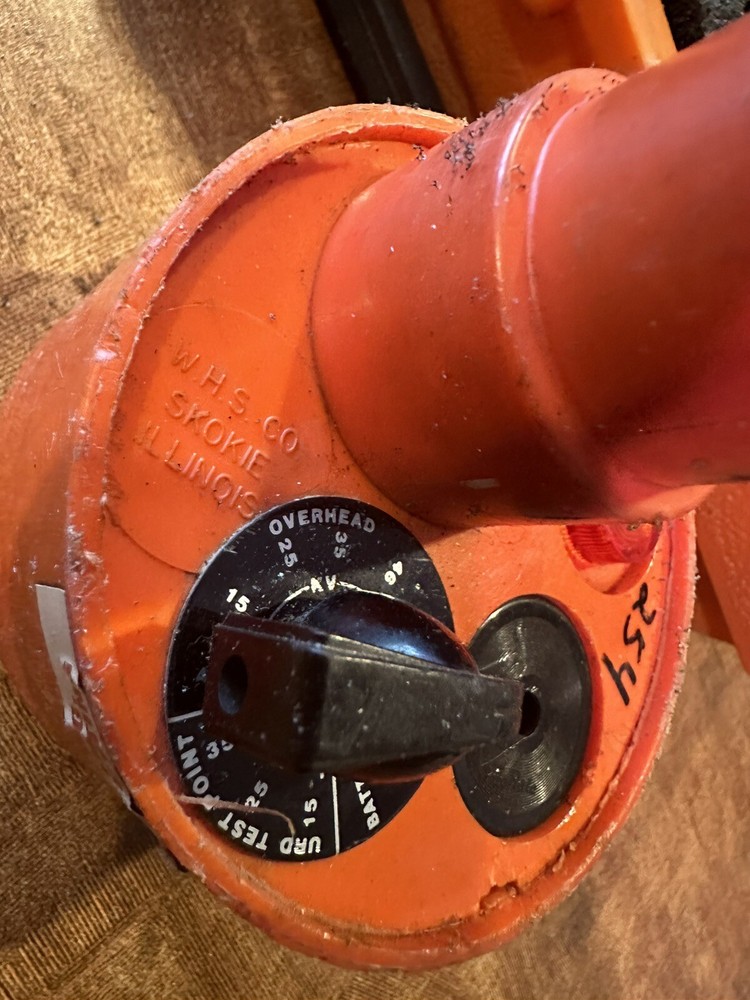 *** SALISBURY WHSCO AUDIO VISUAL AC VOLTAGE DETECTOR IN CASE ***