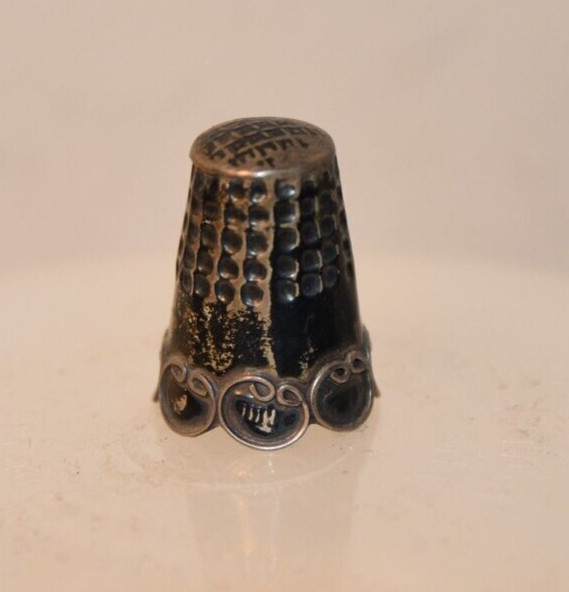 Vintage Silver STERLING Applied Design 1.39 Grams THIMBLE