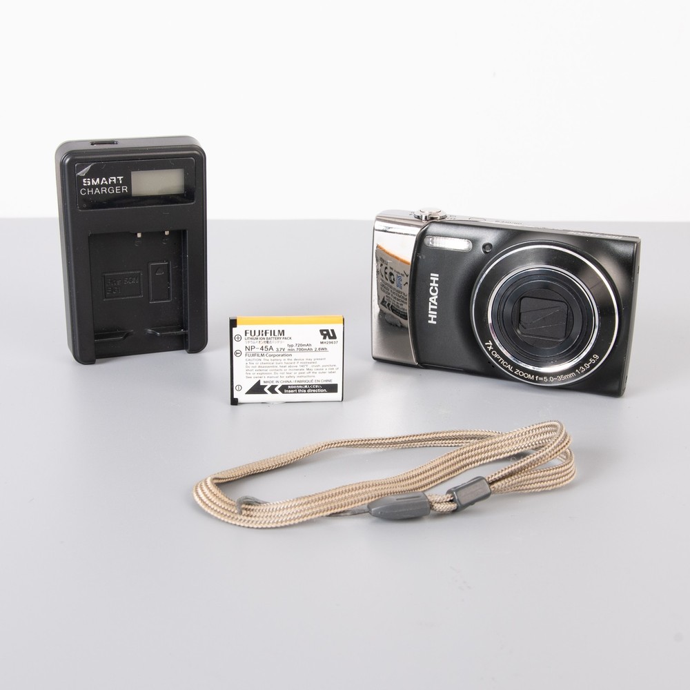 Hitachi HDC-14100E - 14MP Digital Compact Camera, Charger, Battery, Strap