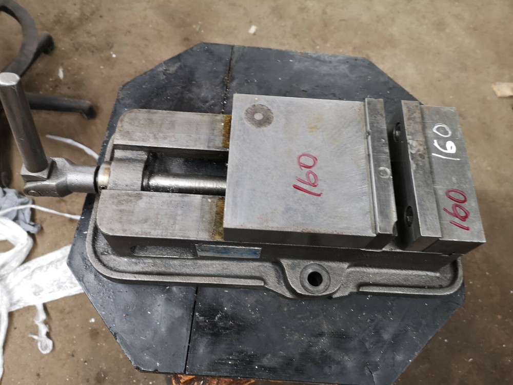 Kurt 6" D60 ANGLOCK Percision Machinest Vise SMOOTH OPERATION 160