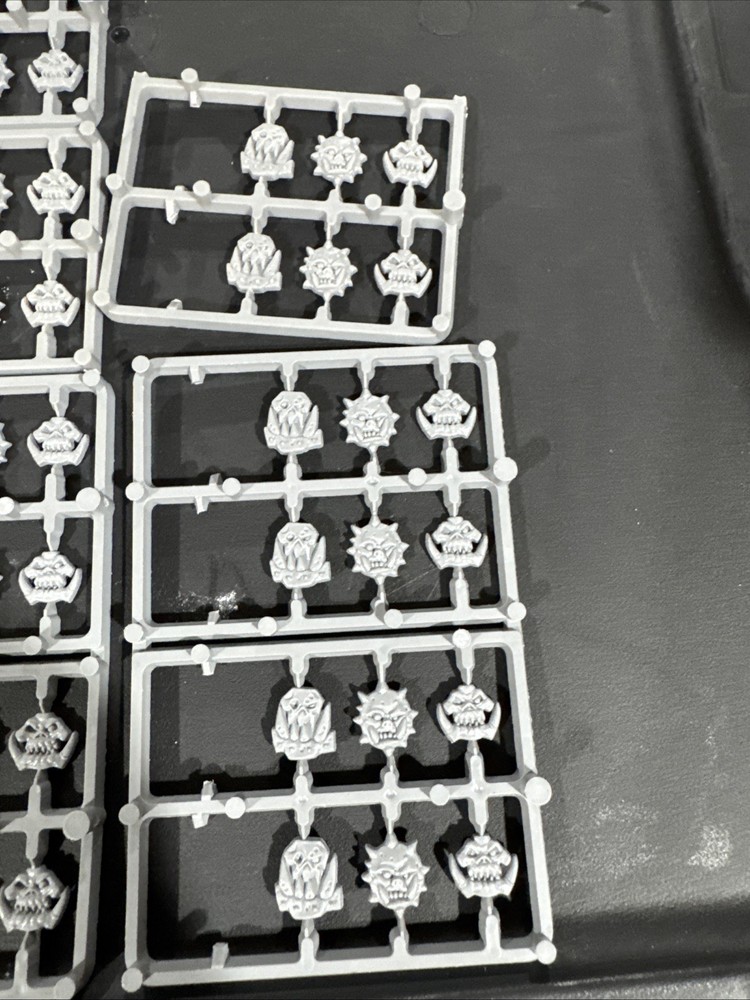 Warhammer Orc Ork Shield Bitz