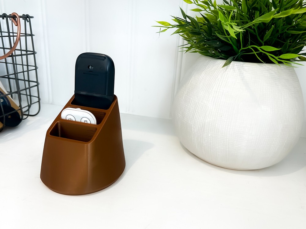 Remote Holder – Compact 3D Printed Organizer for Remotes
