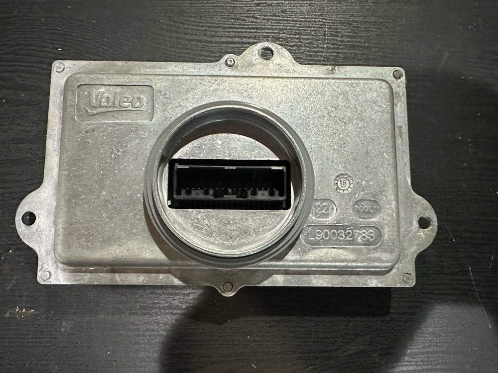 2015-2017 Cadillac Escalade HID Headlight Ballast Module OEM