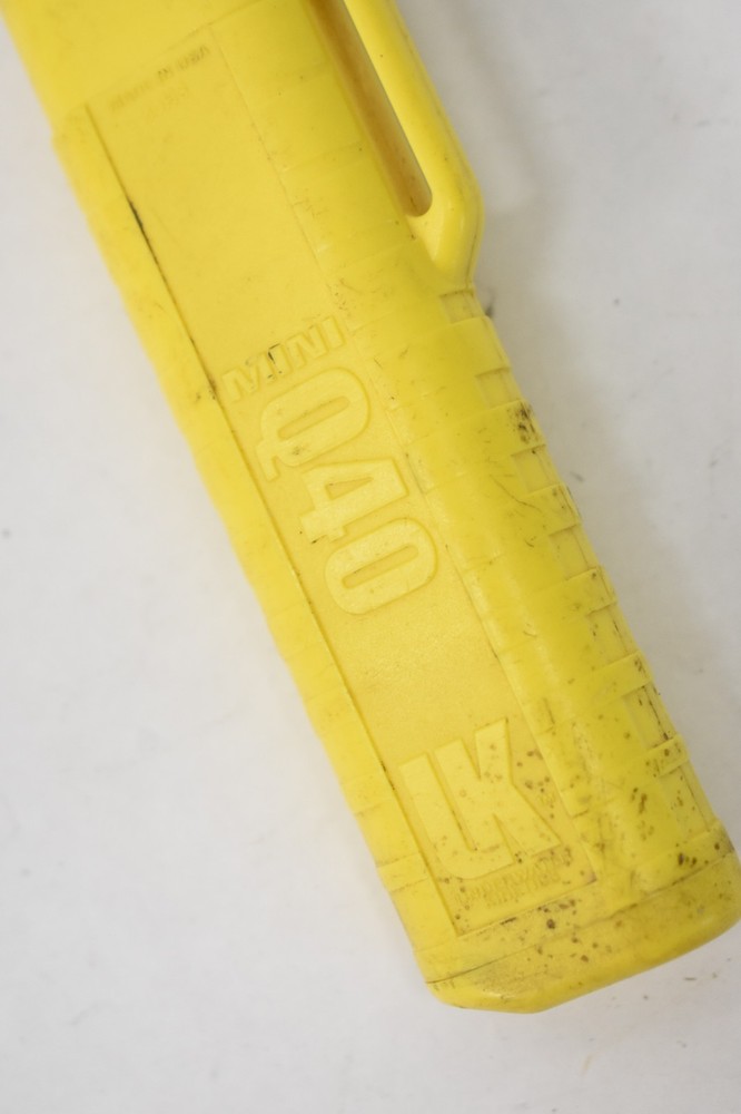 Underwater Kinetics Mini Q40 Compat & Reliable Dive Light Yellow LED USED