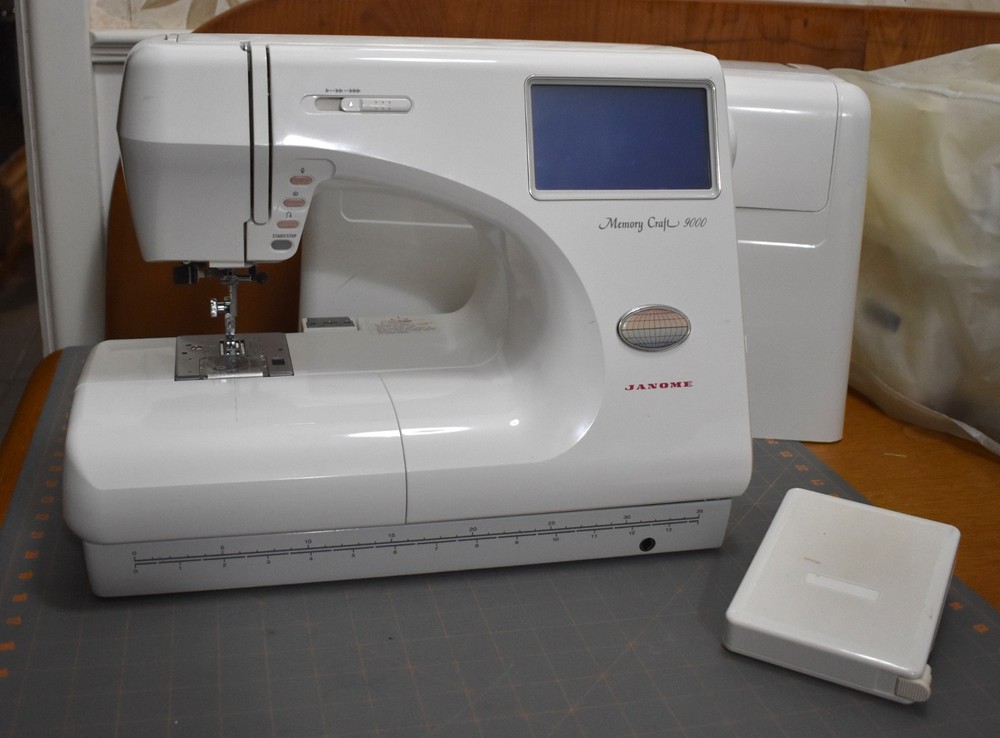 Janome Memory Craft 9000 Sewing Machine with Customizer 2000 Blank Card Extras