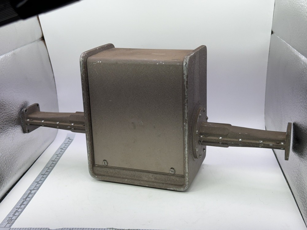 Vintage HP MODEL X382A VARIABLE ATTENUATOR Waveguide