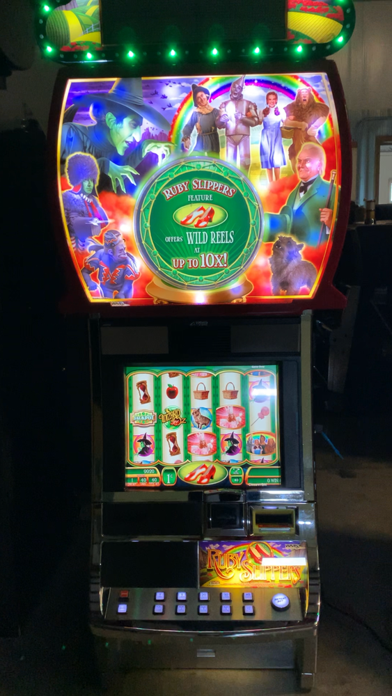 The Wizard of Oz Ruby Slippers Free Play Video Machine