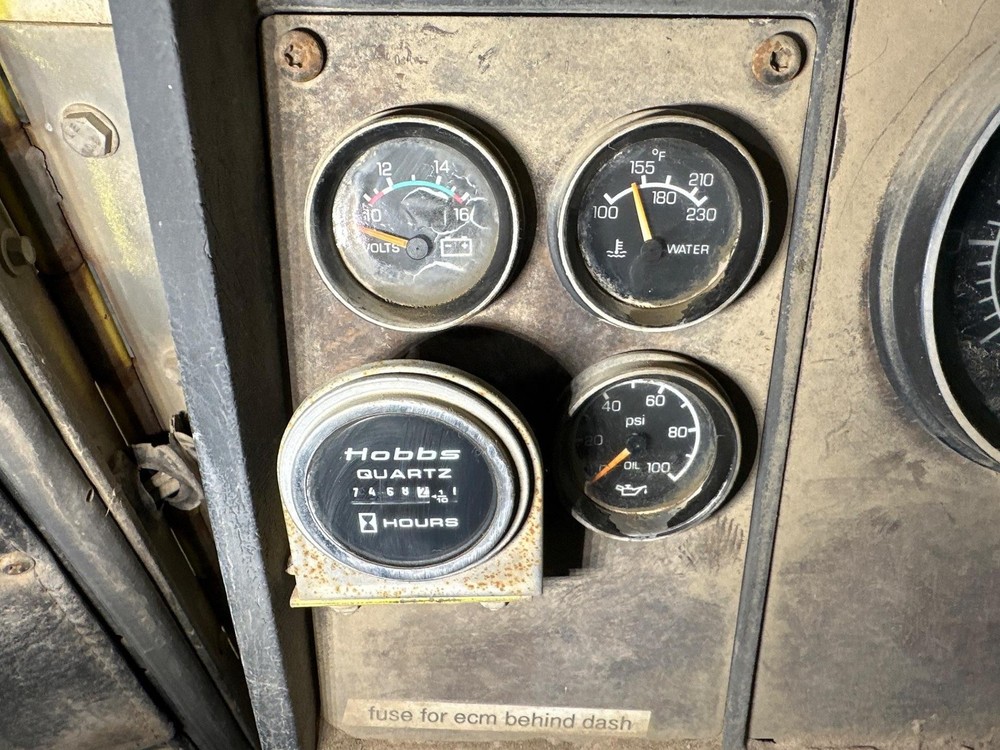 1987-2001 Kenworth T800 GAUGE Dash Panel - Used