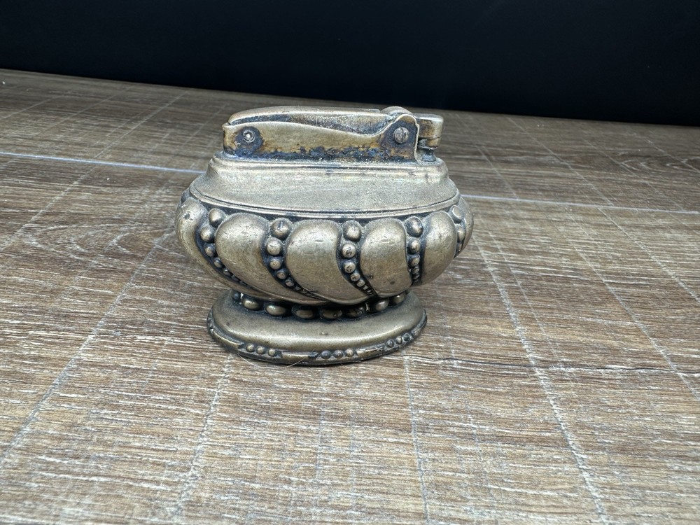 Vintage Ronson “ Crown “ Silver Plated Table Lighter Nice Shape