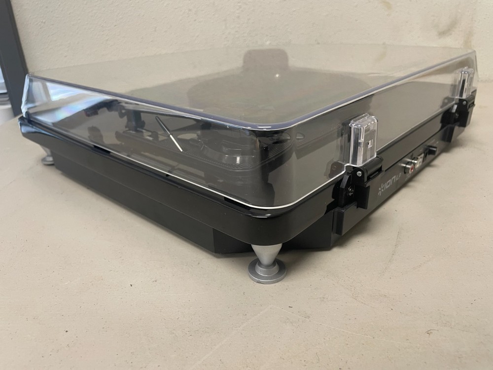ION Audio iLP USB Turntable Record Player Digital Conversion for iPad iPhone
