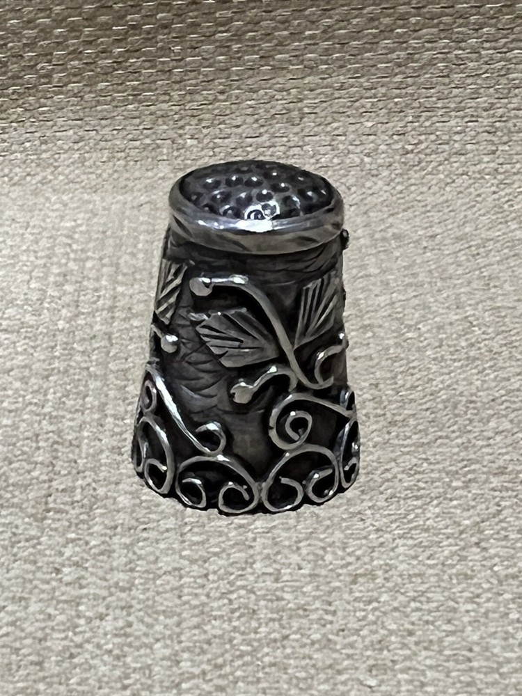 Vintage Sterling Silver Mid Century Vine Design Thimble.
