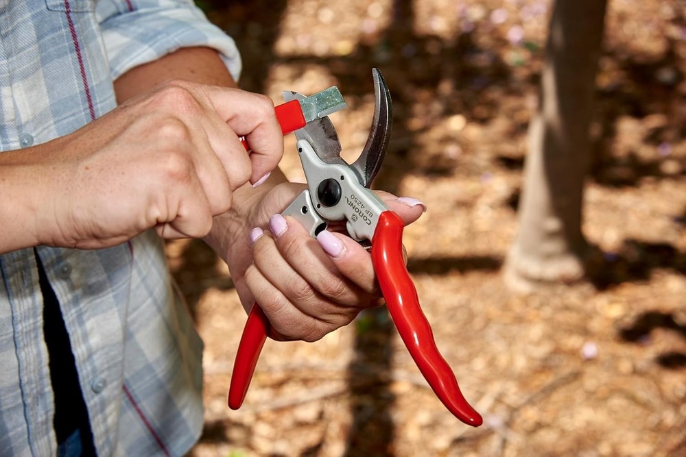 Corona Sharpening Tool, Garden Tool Blade Sharpener, AC 8300