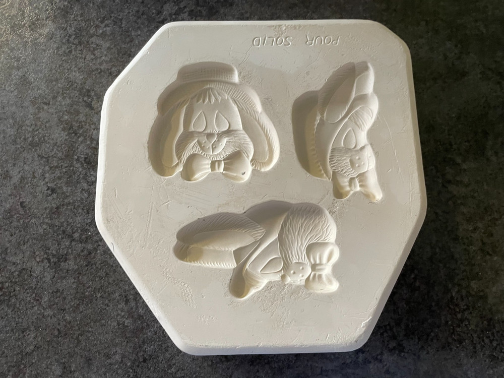 Donna D-193 Easter Bunnies Open Pour Ceramic Mold