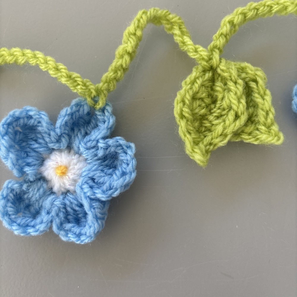 🍃💙 One Handmade crocheted FORGET ME NOT & LEAF bunting/garland 💙🍃