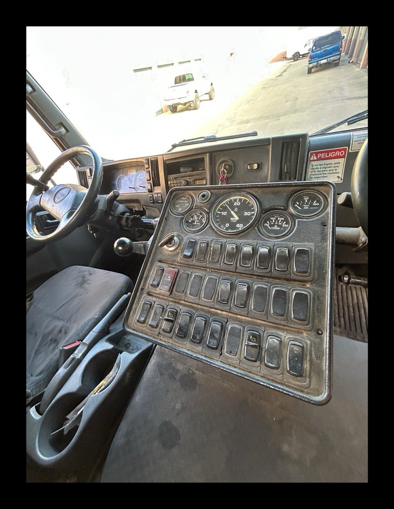 2014 schwarze A4 Storm sweeper truck