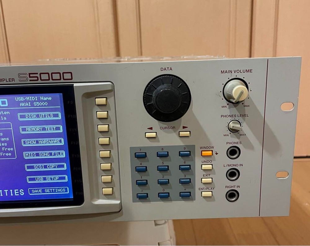 AKAI Professional S5000 V2 Digital Sampler Good