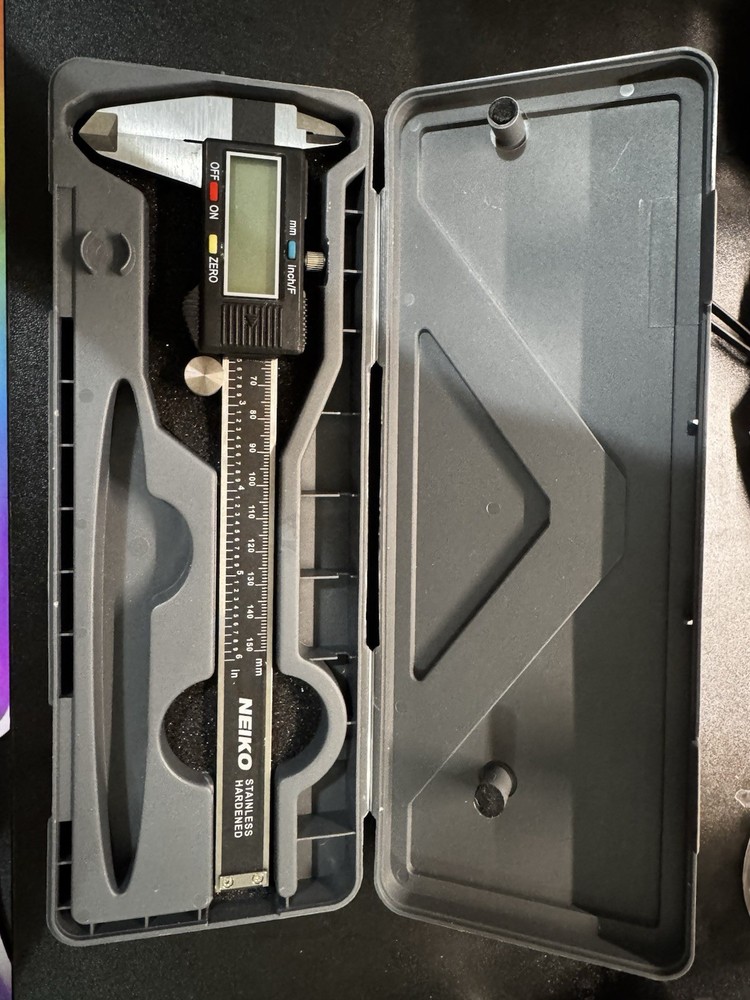 digital caliper measuring tool