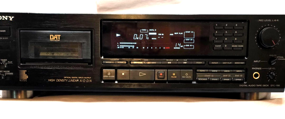 SONY DTC-700 Digital Audio Tape Deck