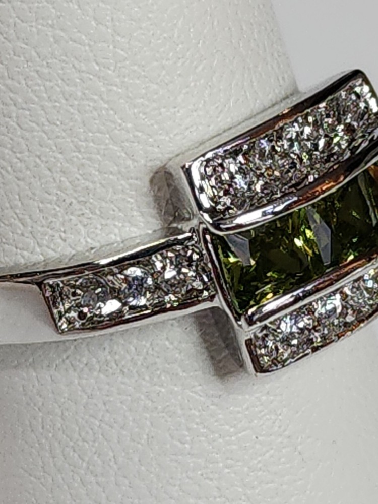 Silver Color Ring w/ Square Cut Lt. Green SIZE 6 3/4
