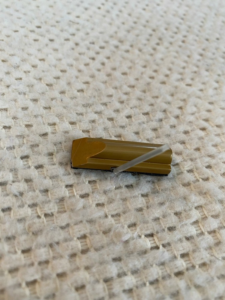 Brass Colored Wire Flipper Rest