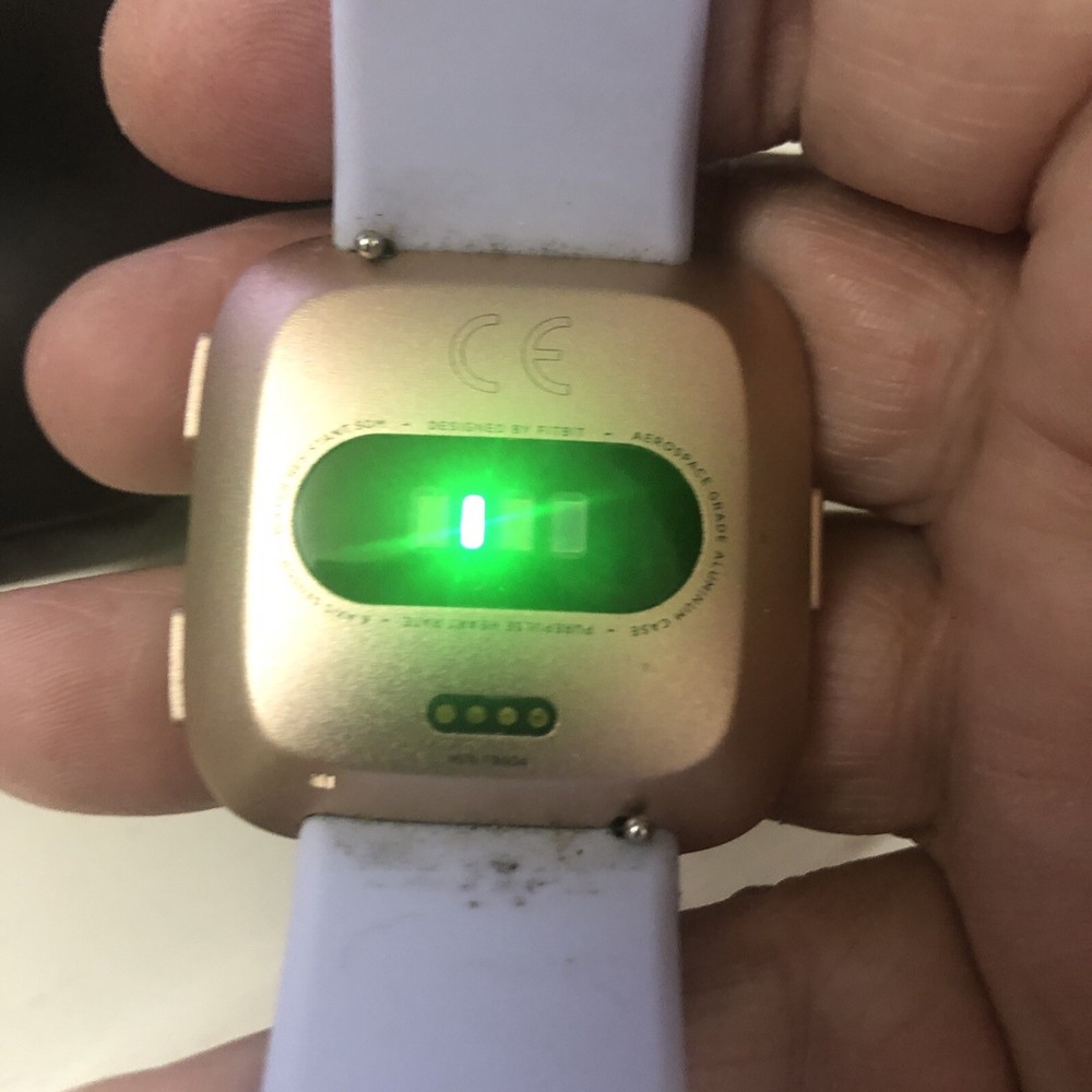 Fitbit Versa FB504