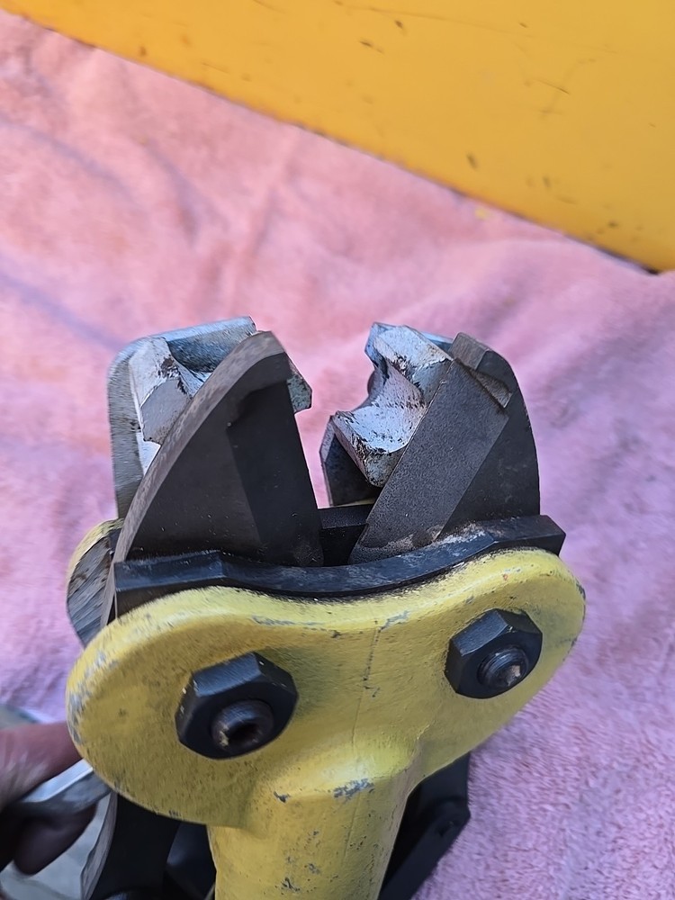 Enerpac WC 936 0E2 Hydraulic Cable Cutter