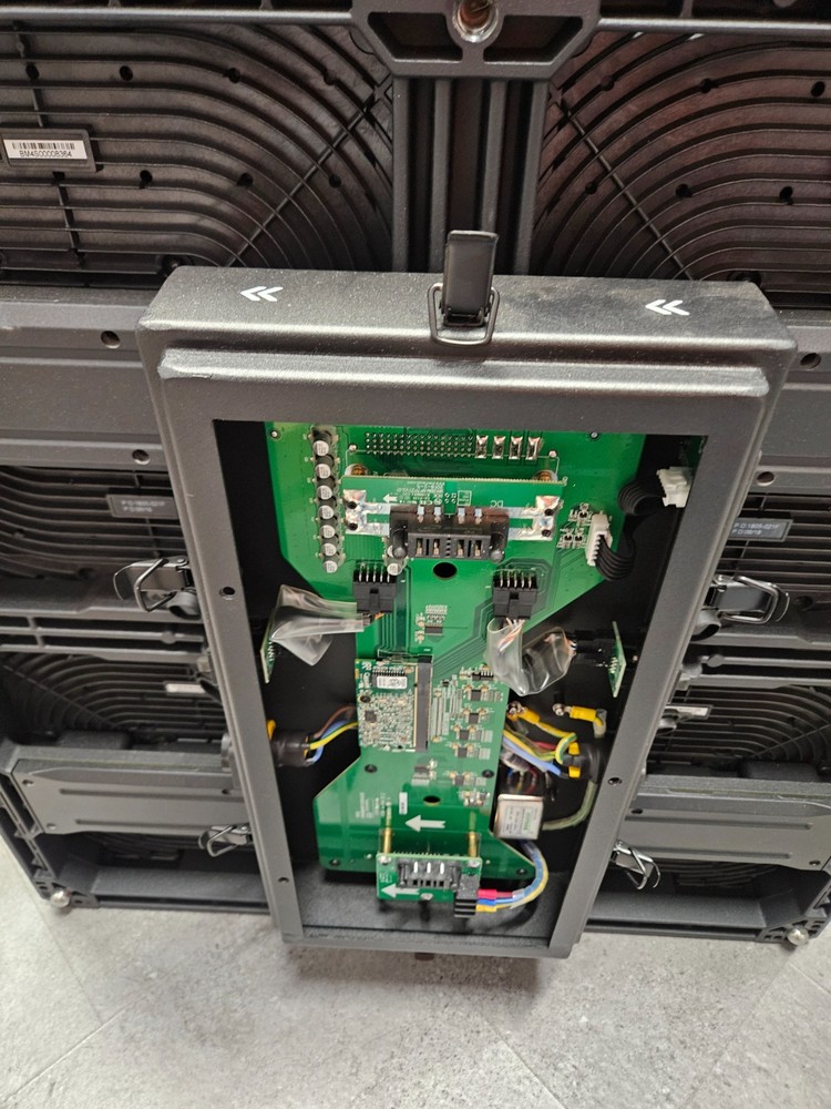 ROE BM4 LED FLOOR PANEL