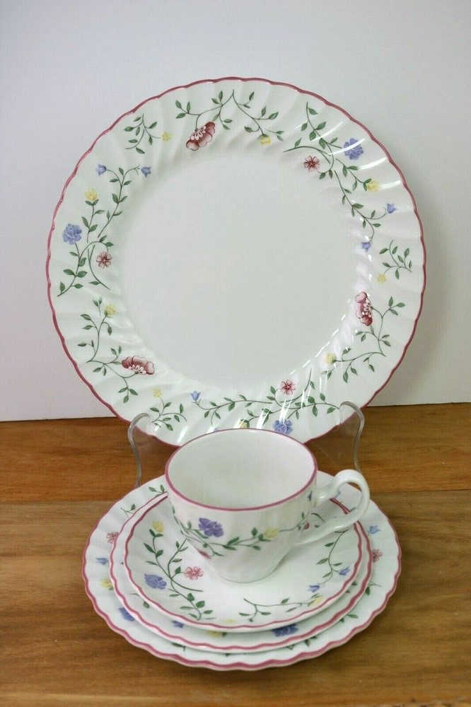 Johnson Brothers SUMMER CHINTZ 5 PC Place Setting Dinner Bread Salad Plates Cup
