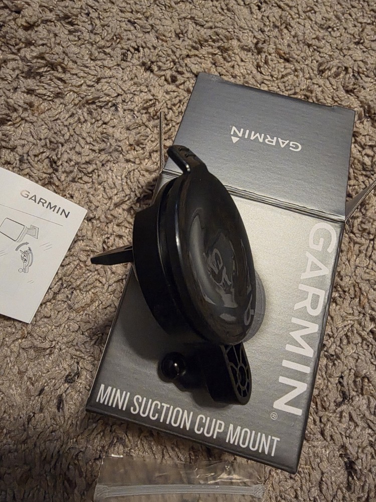 Garmin Universal Suction Cup Windshield Mount