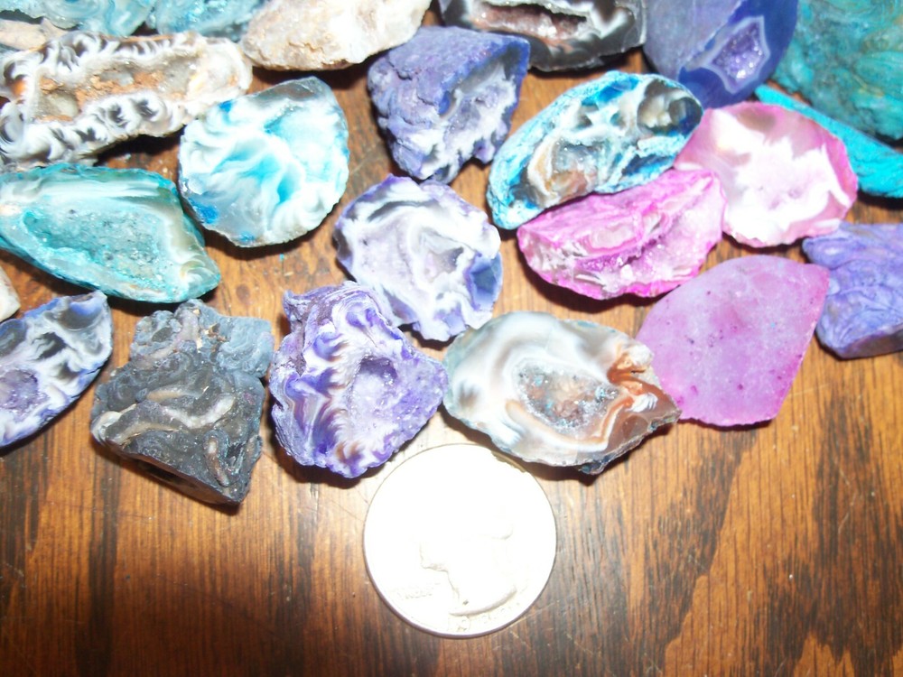 1 mostly dyed agate Oco polished geode gemstone per lot.