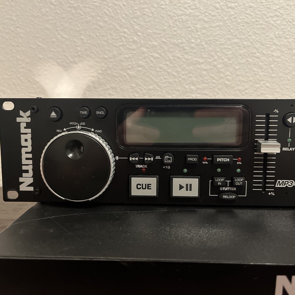 NUMARK MP302 Professional Dual MP3 CD Player With Controller. Rack-mount.