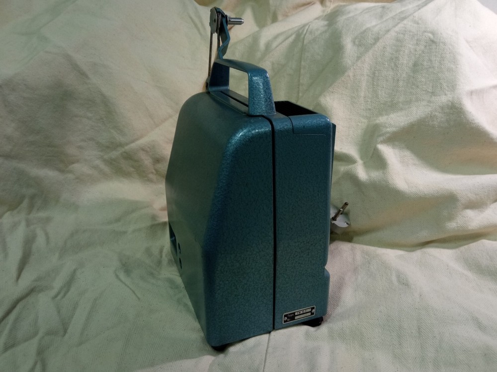 Bauer T10 Projector