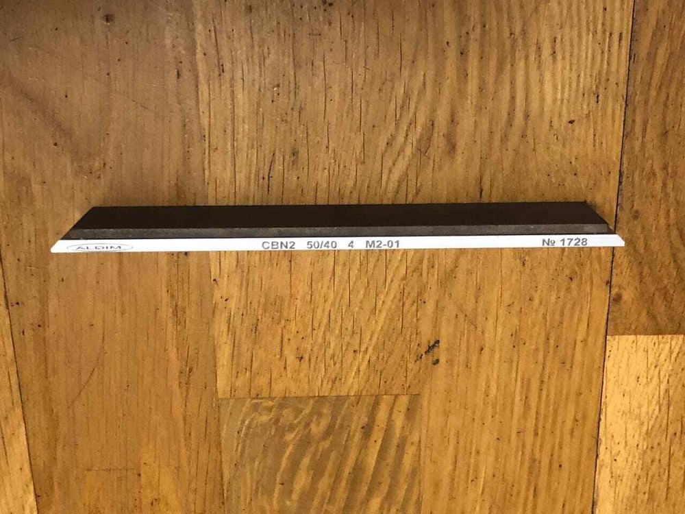 Elbor bar for sharpening 320 grit.