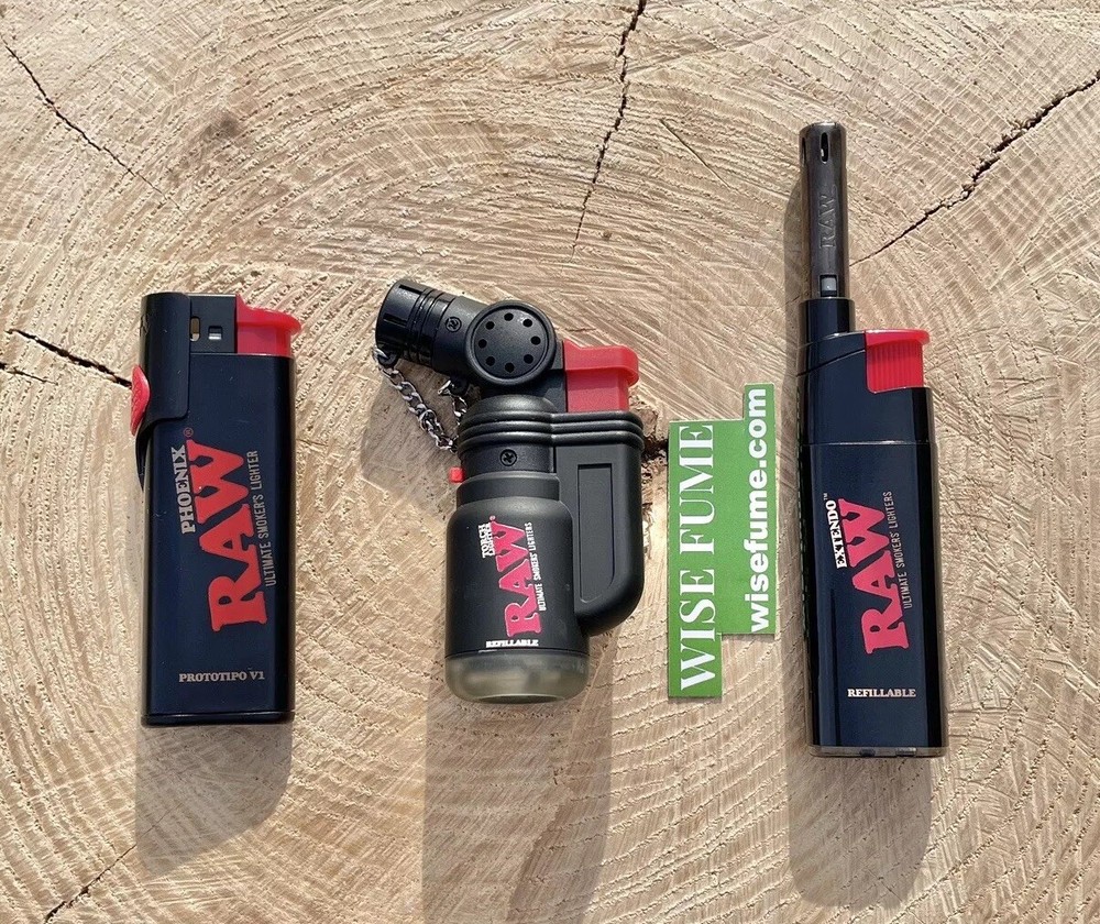 RAW Classic 1 1/4 Size Pre-Rolled Cone + Raw Torch Raw Phoenix Extendo Lighter