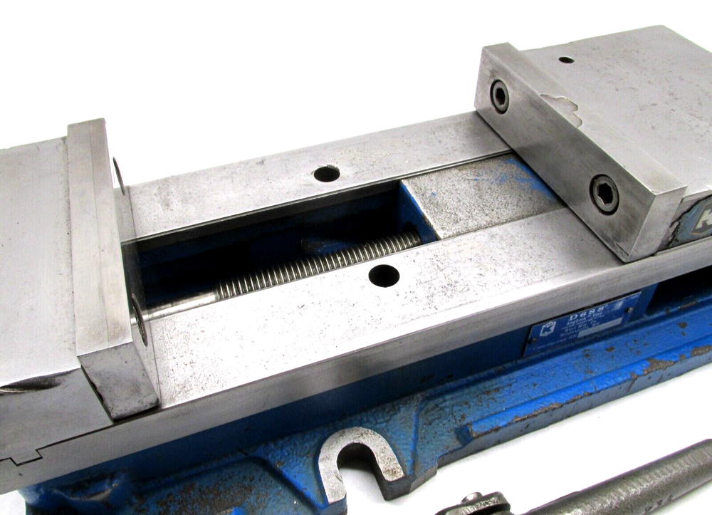 KURT ANGLOCK 6" MILLING MACHINE VISE w/ JAWS & HANDLE - #D688