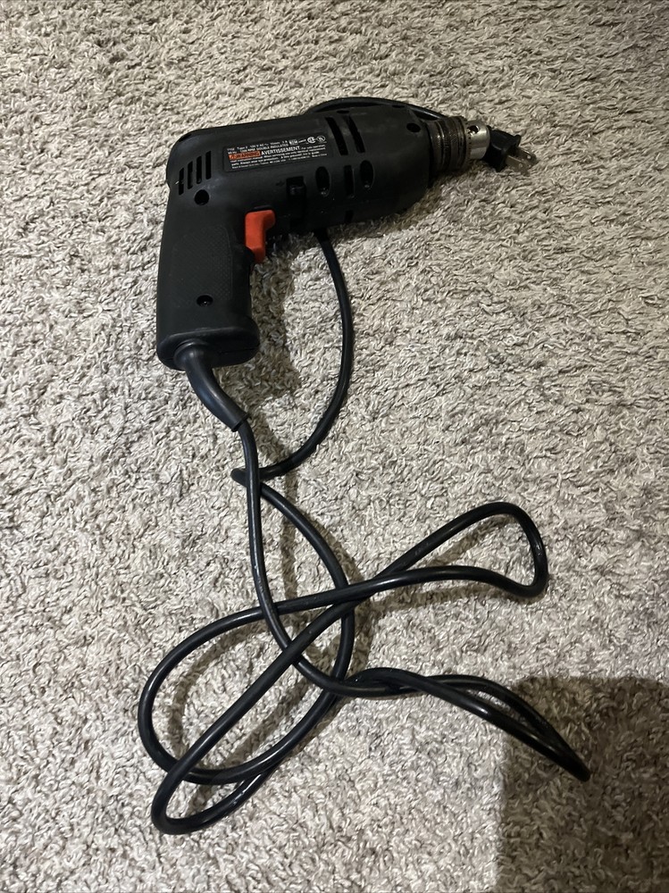 BLACK & DECKER 7152 TYPE 2 CORDED REVERSIBLE DRILL 3/8"
